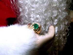 Emerald ring in yellow gold