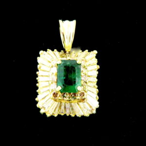 Emerald Diamond pendant