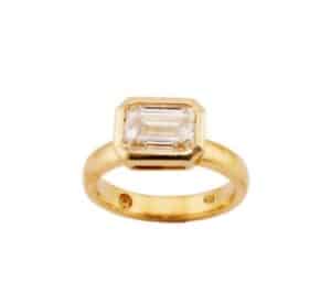 Emerald cut Diamond ring